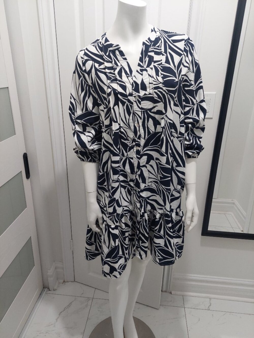Rachel Zoe Navy White Abstract Palm Tiered Tunic Dress L EUC - Picture 2 of 6